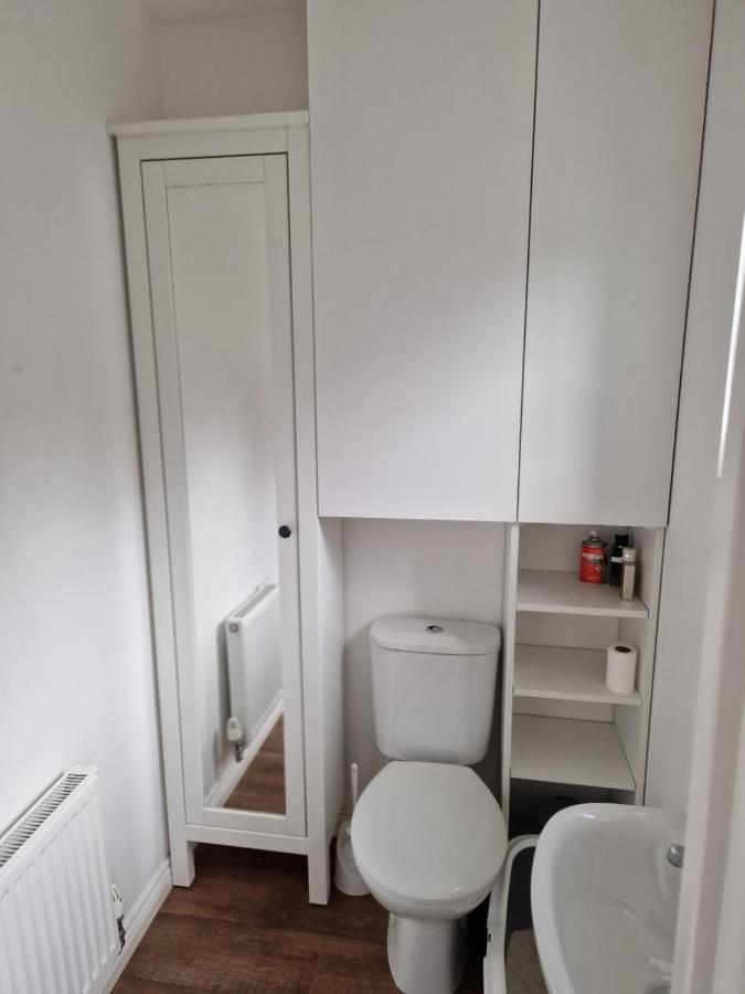 Private Room Манчестер Экстерьер фото